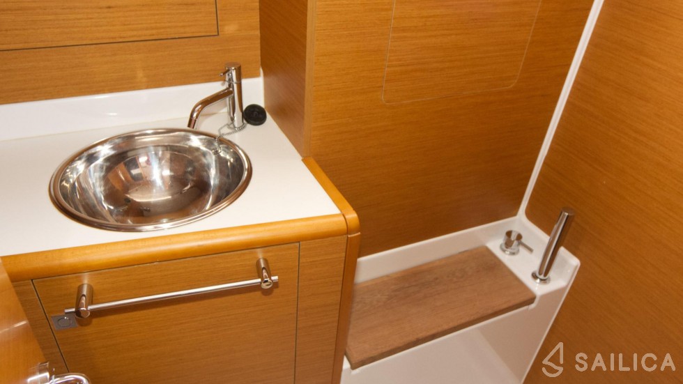 Sun Odyssey 439 - Yacht Charter Sailica