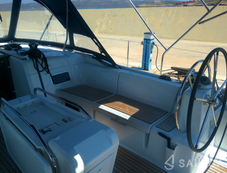 Sun Odyssey 519 - Yacht Charter Sailica