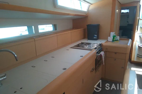 Sun Odyssey 519 - Yacht Charter Sailica