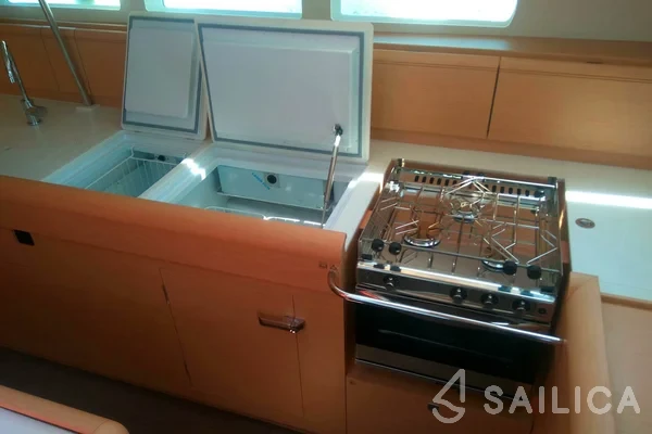 Sun Odyssey 519 - Yacht Charter Sailica