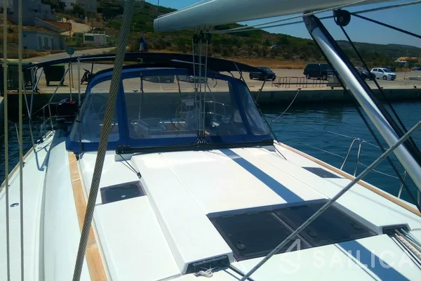 Sun Odyssey 519 - Yacht Charter Sailica