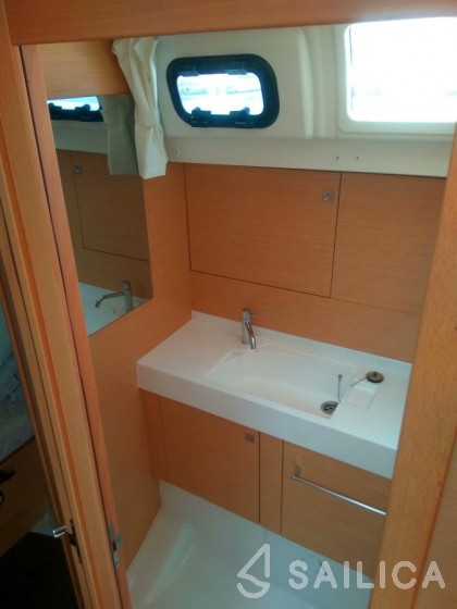 Sun Odyssey 519 - Yacht Charter Sailica