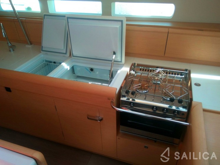 Sun Odyssey 519 - Yacht Charter Sailica