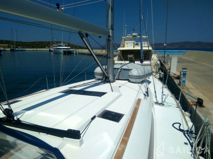 Sun Odyssey 519 - Yacht Charter Sailica