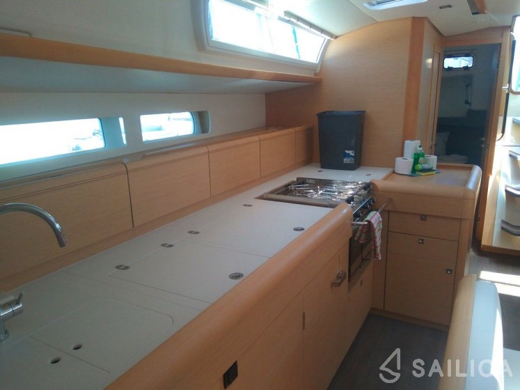 Sun Odyssey 519 - Yacht Charter Sailica