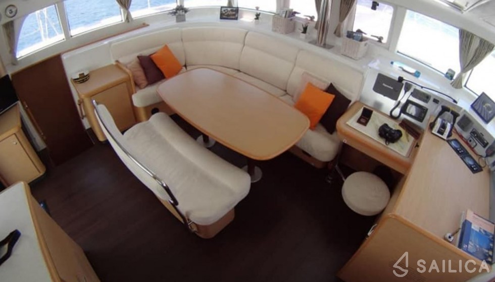 Lagoon 380 - Yacht Charter Sailica