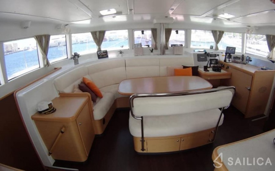 Lagoon 380 - Yacht Charter Sailica