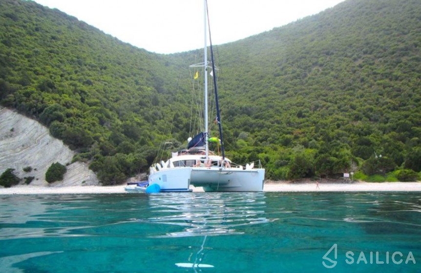 Lagoon 380 - Yacht Charter Sailica