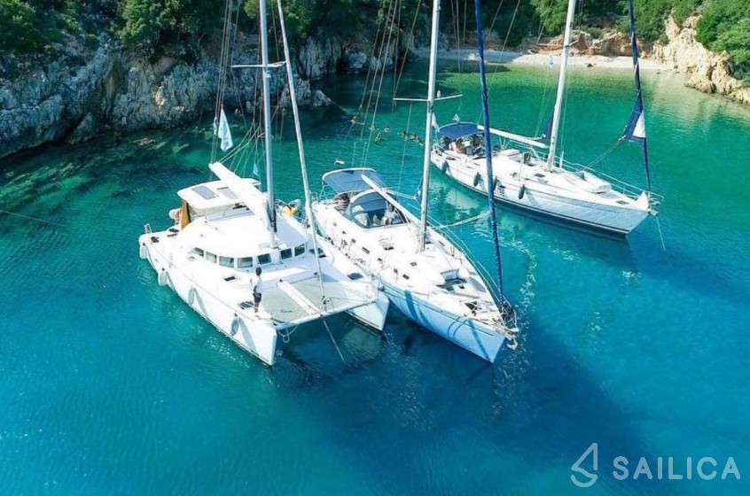 Lagoon 380 - Yacht Charter Sailica