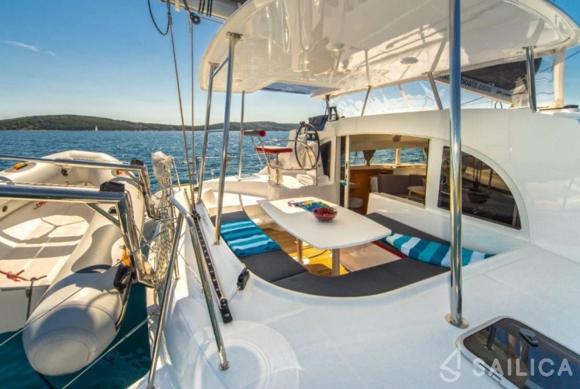 Lagoon 380 - Yacht Charter Sailica