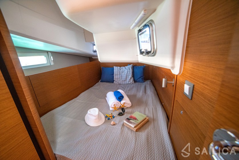 Sun Odyssey 410 - Yacht Charter Sailica
