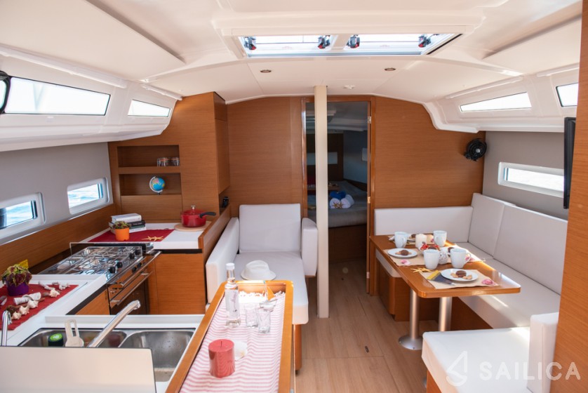 Sun Odyssey 410 - Yacht Charter Sailica