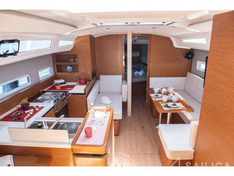 Sun Odyssey 410 - Yacht Charter Sailica