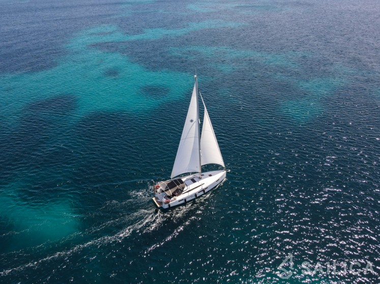 Sun Odyssey 410 - Yacht Charter Sailica