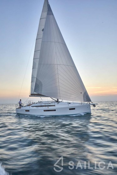 Sun Odyssey 410 - Yacht Charter Sailica