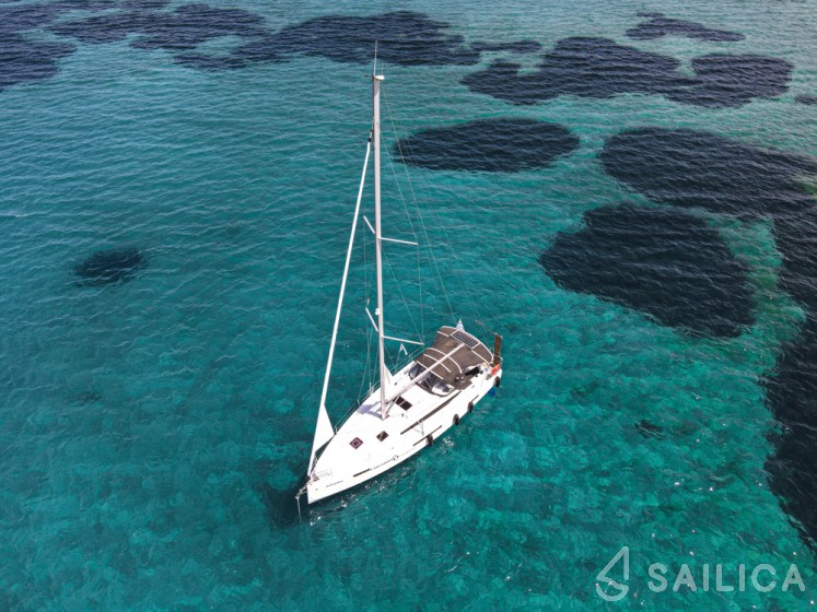 Sun Odyssey 410 - Yacht Charter Sailica