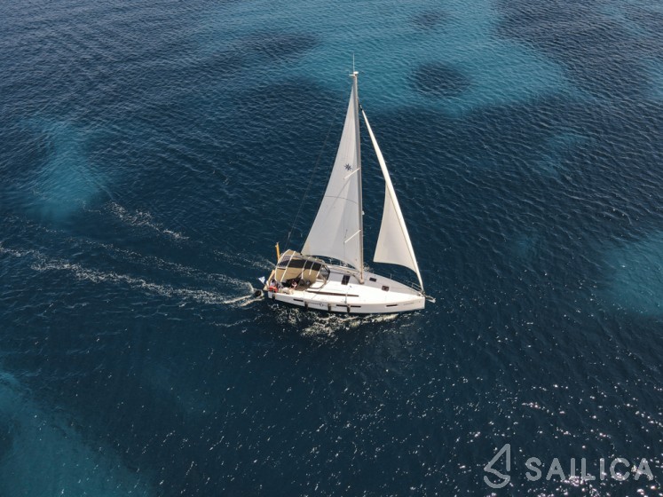 Sun Odyssey 410 - Yacht Charter Sailica