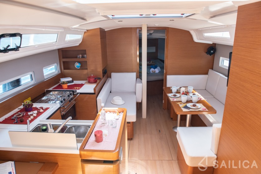Sun Odyssey 410 - Yacht Charter Sailica