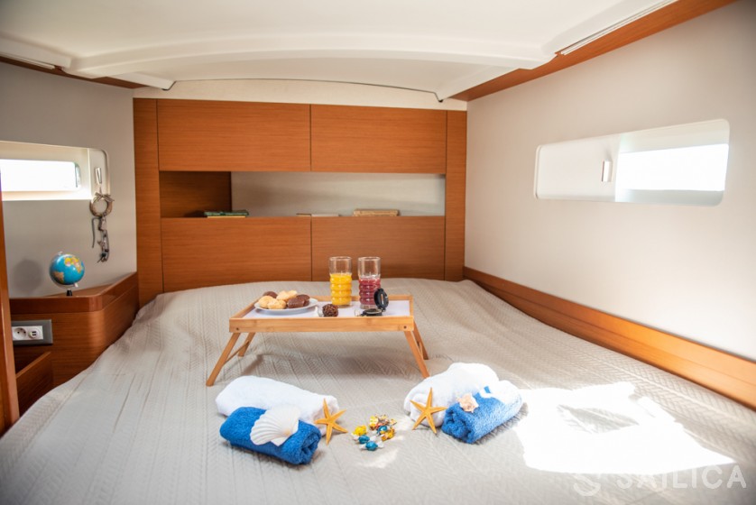 Sun Odyssey 410 - Yacht Charter Sailica