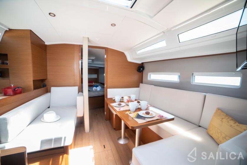 Sun Odyssey 410 - Yacht Charter Sailica