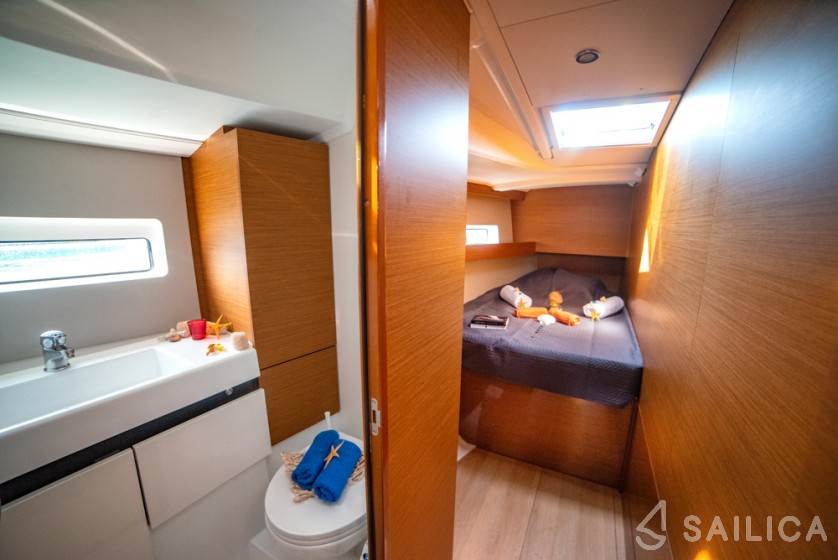 Sun Odyssey 490 - Yacht Charter Sailica