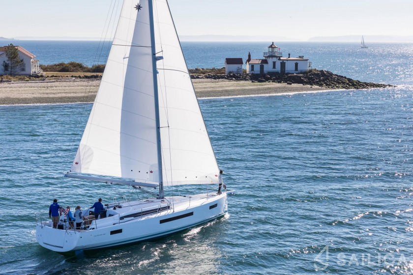 Sun Odyssey 490 - Yacht Charter Sailica