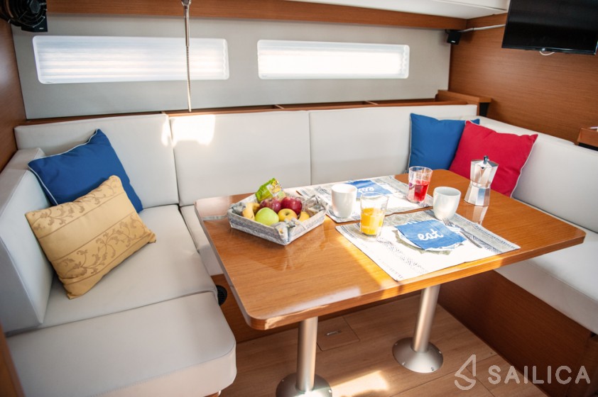 Sun Odyssey 490 - Yacht Charter Sailica