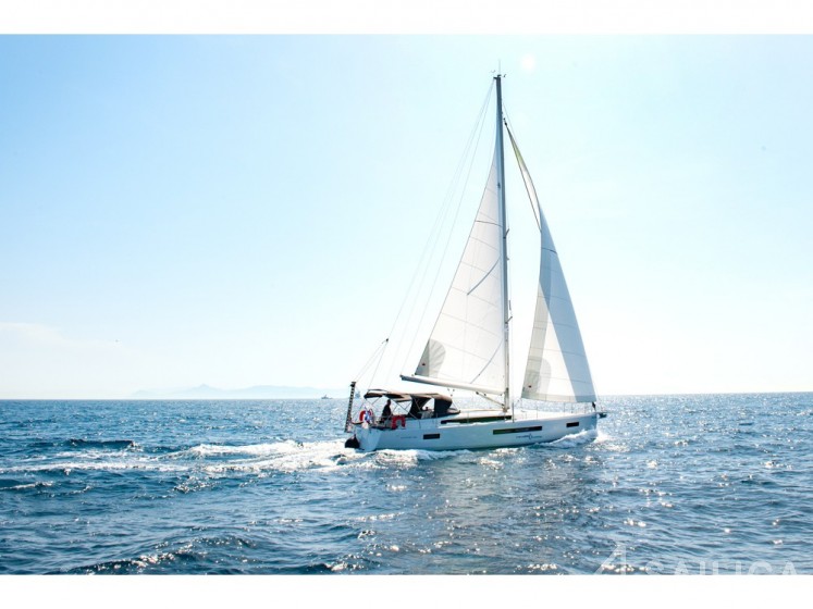 Sun Odyssey 490 - Yacht Charter Sailica