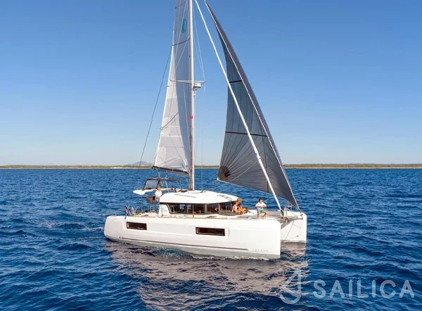 Lagoon 40 - Yacht Charter Sailica