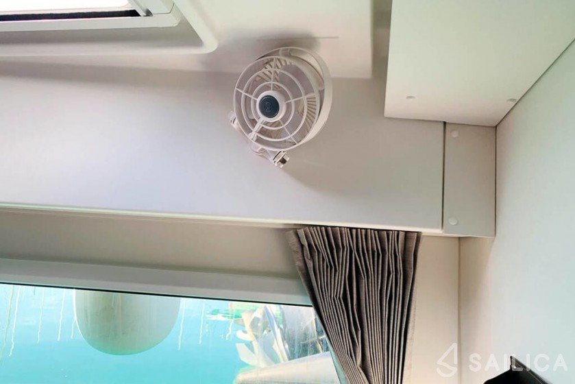 Lagoon 42 - Yacht Charter Sailica