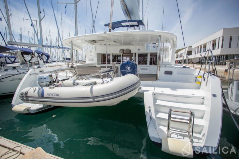 Lagoon 42 - Yacht Charter Sailica