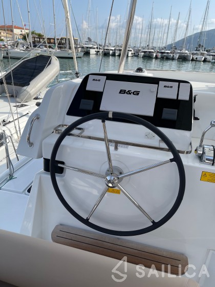 Lagoon 42 - Yacht Charter Sailica