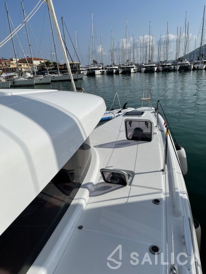 Lagoon 42 - Yacht Charter Sailica