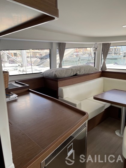 Lagoon 42 - Yacht Charter Sailica
