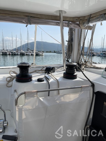 Lagoon 42 - Yacht Charter Sailica