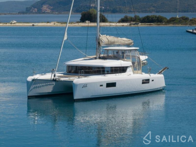 Lagoon 42 - Yacht Charter Sailica