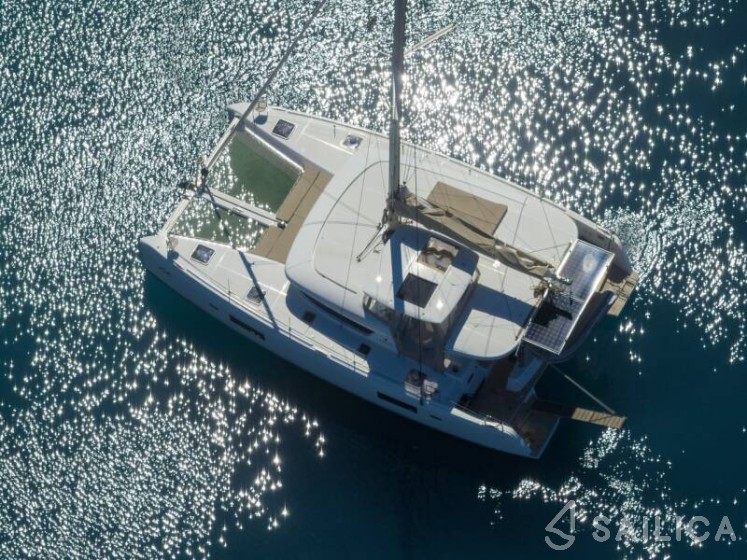 Lagoon 42 - Yacht Charter Sailica