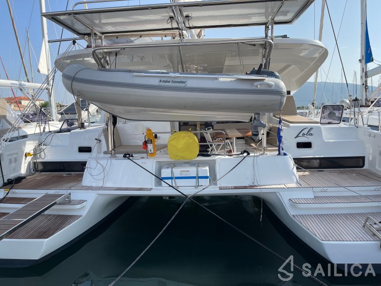 Lagoon 42 - Yacht Charter Sailica
