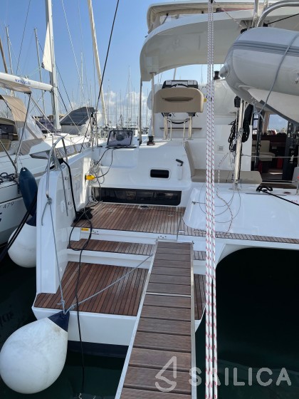 Lagoon 42 - Yacht Charter Sailica