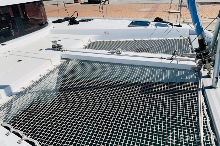 Lagoon 42 - Yacht Charter Sailica