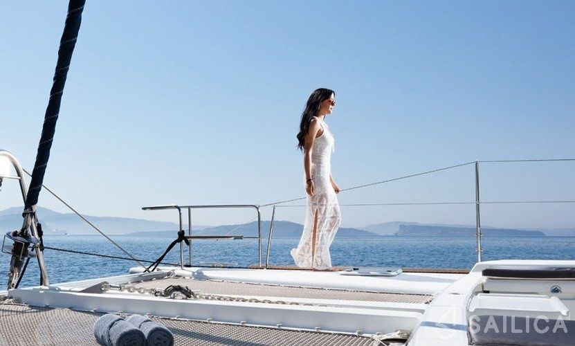 Lagoon 42 - Yacht Charter Sailica