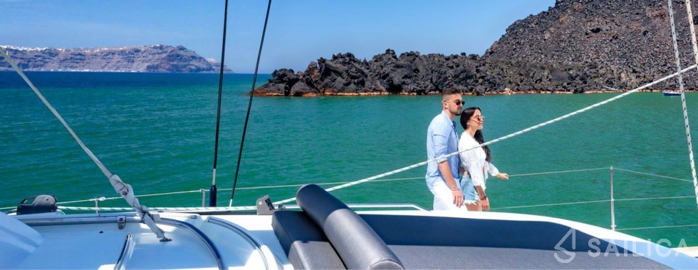 Lagoon 42 - Yacht Charter Sailica