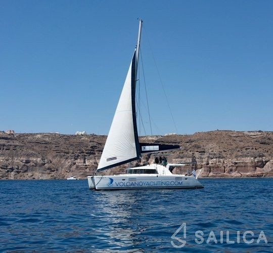 Lagoon 42 - Yacht Charter Sailica