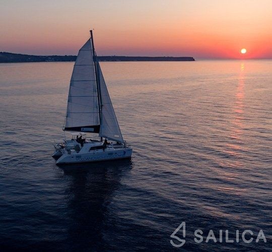 Lagoon 42 - Yacht Charter Sailica