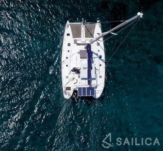 Lagoon 42 - Yacht Charter Sailica