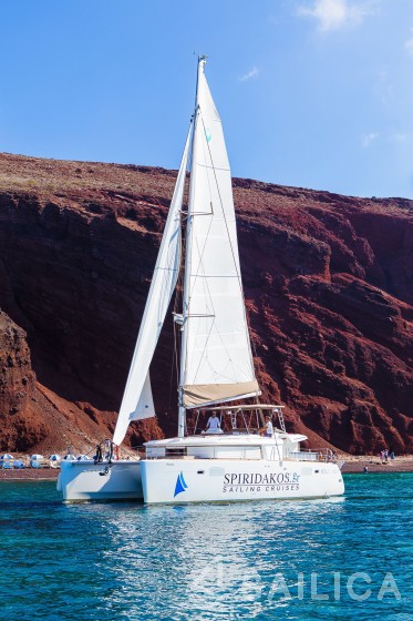 Lagoon 450  Flybridge - Yacht Charter Sailica