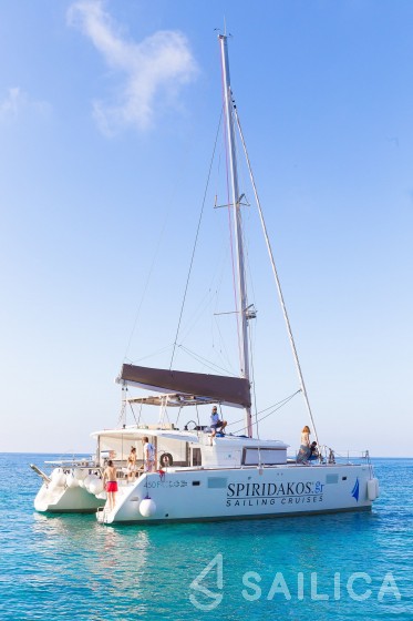 Lagoon 450  Flybridge - Yacht Charter Sailica