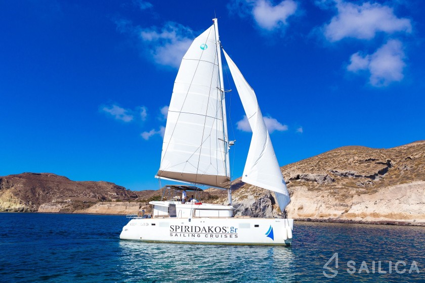 Lagoon 450  Flybridge - Yacht Charter Sailica