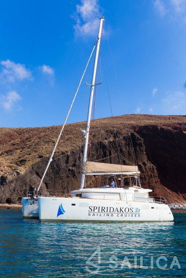 Lagoon 450  Flybridge - Yacht Charter Sailica