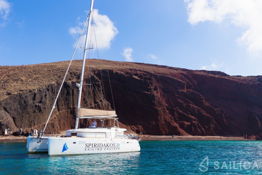 Lagoon 450  Flybridge - Yacht Charter Sailica